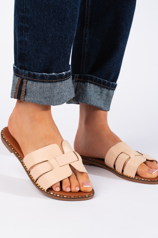 smilšu krāsas   čības