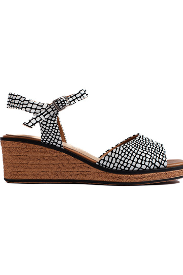 kurpes  Sergio Leone