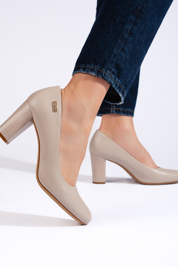 pelēkas krāsas puszābaki uz... 2