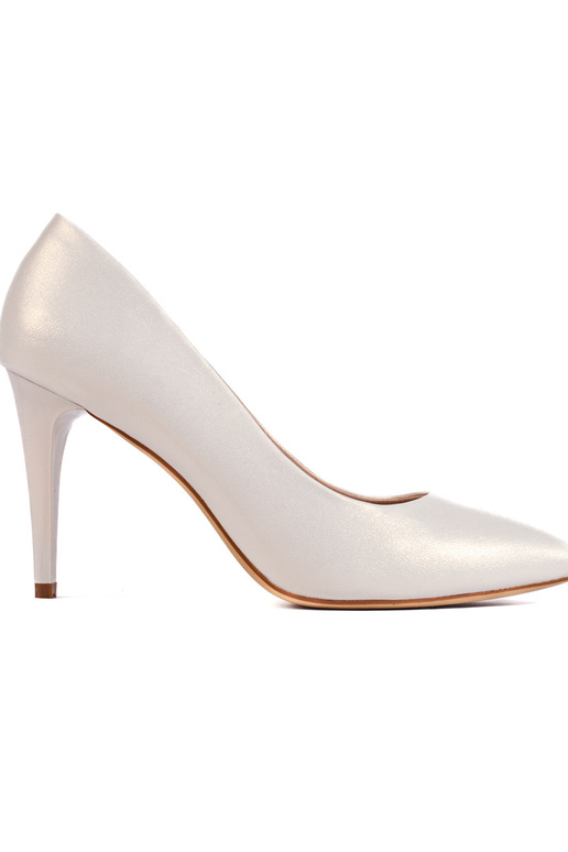 baltas krāsas perłowe puszābaki baltas krāsas perłowe puszābaki