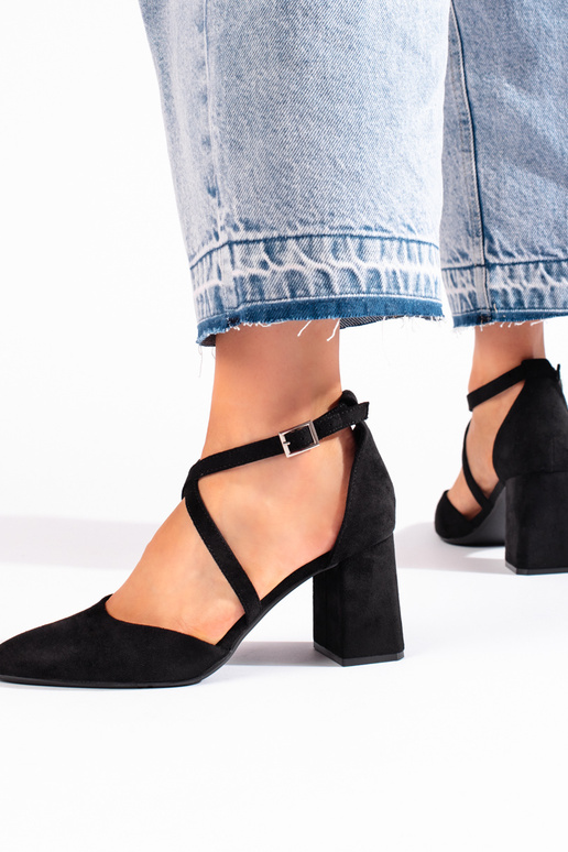 zamšādas Melnas krāsas puszābaki...