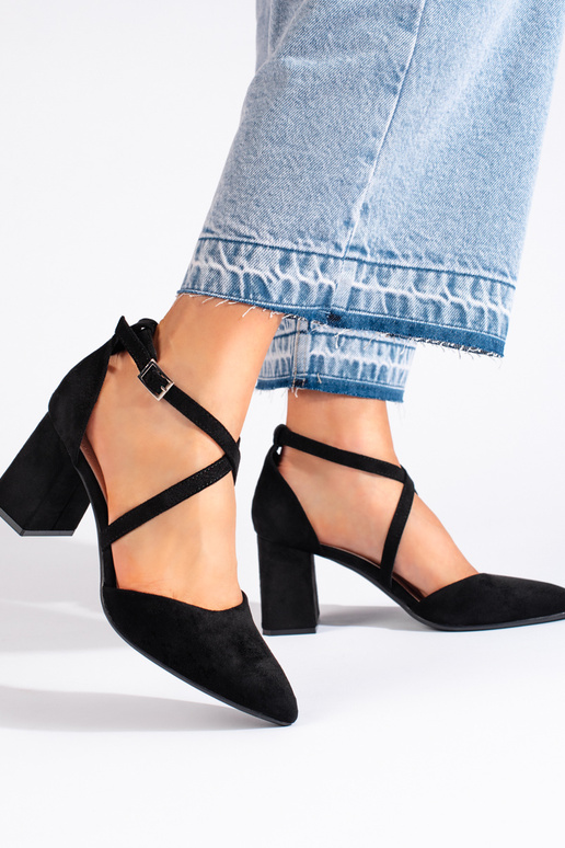 zamšādas Melnas krāsas puszābaki...