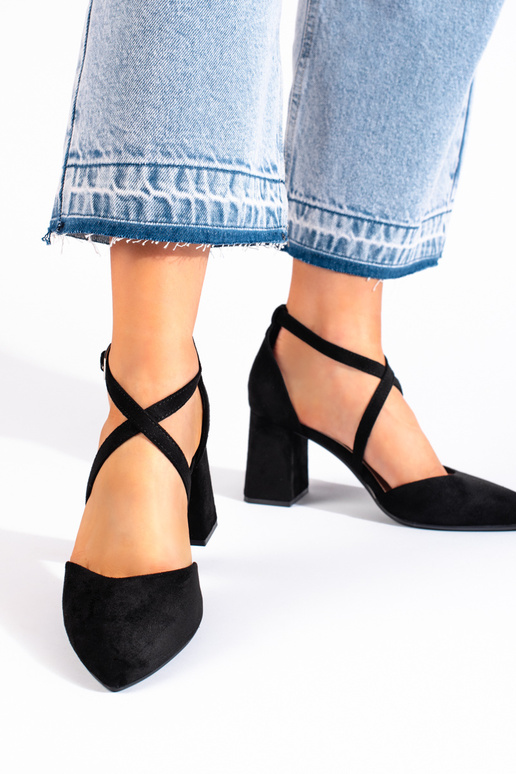 zamšādas Melnas krāsas puszābaki...