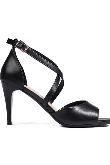 kurpes  Melnas krāsas...