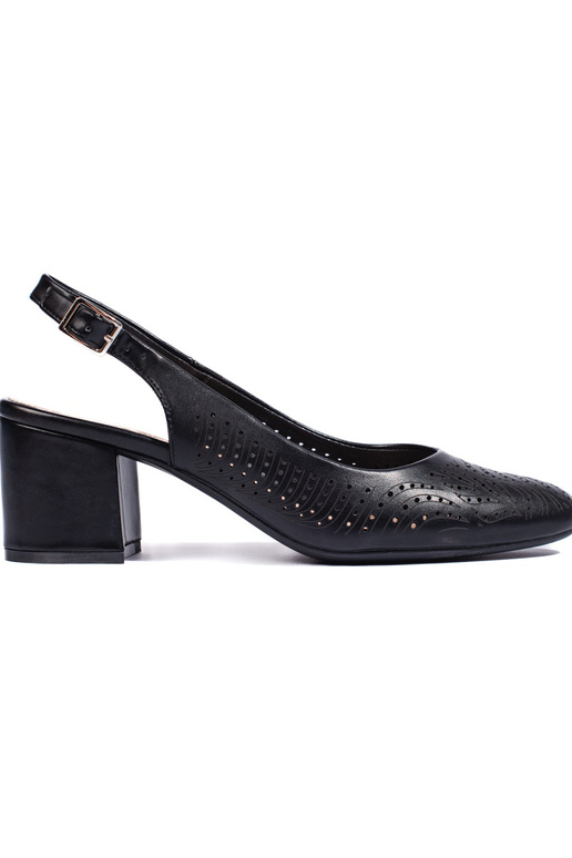 Melnas krāsas puszābaki uz papēža... Melnas krāsas puszābaki uz papēža...