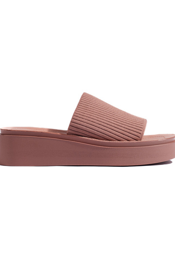 rozā krāsa čības