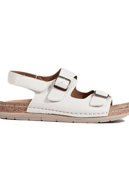 baltas krāsas kurpes  zapinane