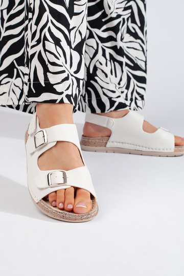 baltas krāsas kurpes  zapinane 2