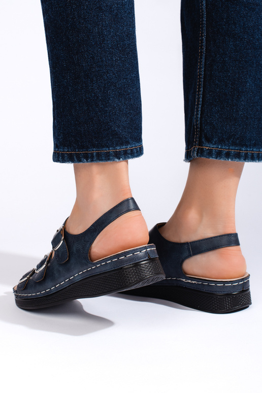 Zilas krāsas kurpes