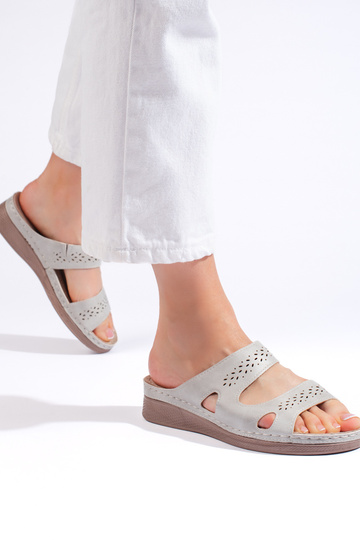 pelēkas krāsas čības 2