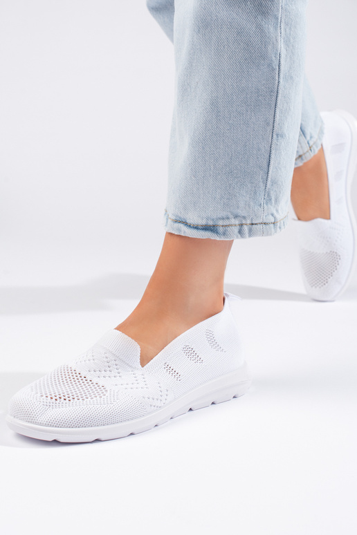 baltas krāsas  slip on baltas krāsas  slip on