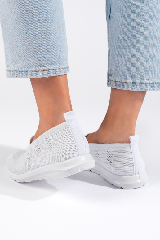 baltas krāsas  slip on baltas krāsas  slip on