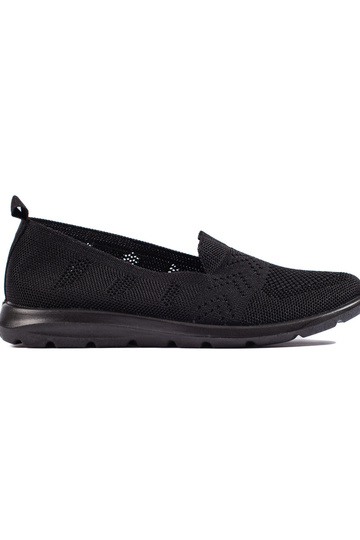 melnas krāsas  slip on