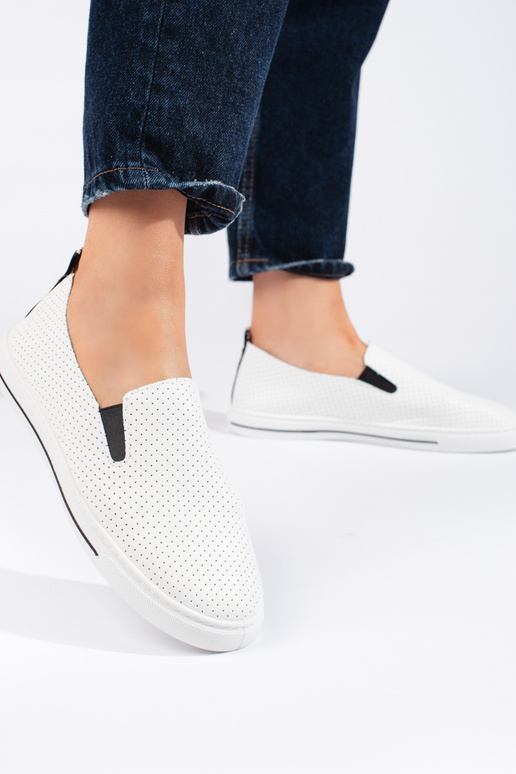 Sieviešu zābaki  balta krāsa