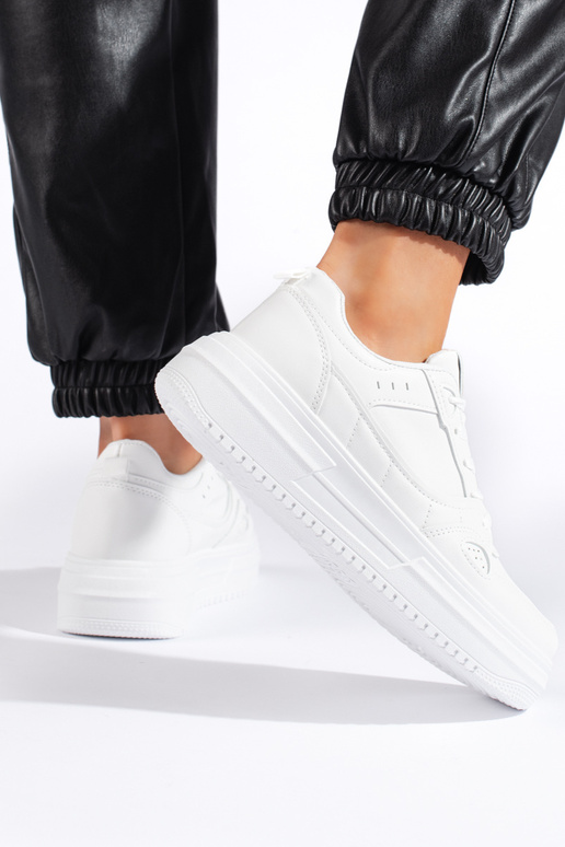 balta krāsa  Sneakers  apavi balta krāsa  Sneakers  apavi