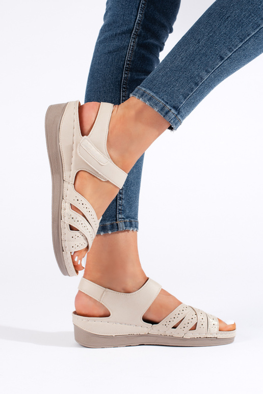 smilšu krāsas kurpes smilšu krāsas kurpes