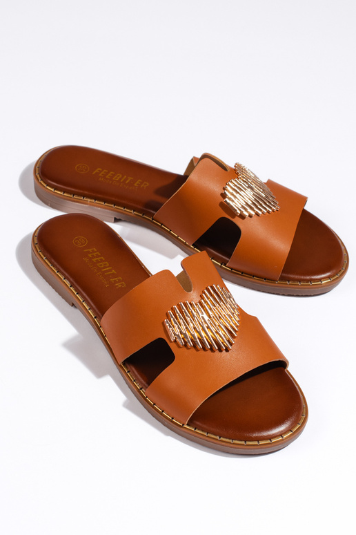 brūnas krāsas  čības  ze m m