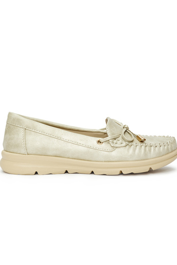 Zelta krāsas ērti mokasīni...