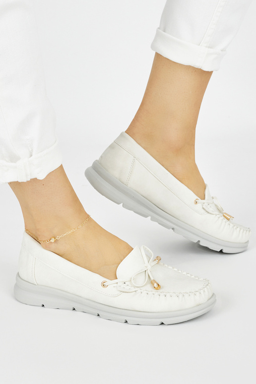 baltas krāsas ērti mokasīni no eko ādas