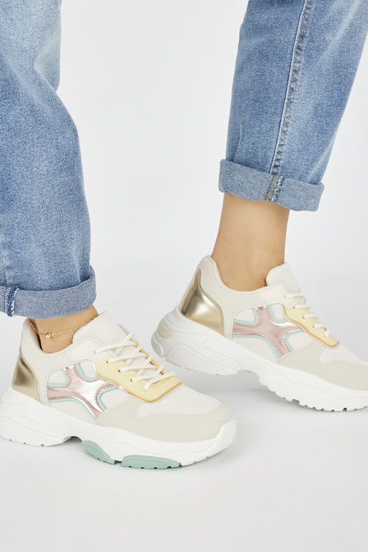 Stilīgasrnas brīvā laika apavi zeltaini Stilīgasrnas brīvā laika apavi zeltaini