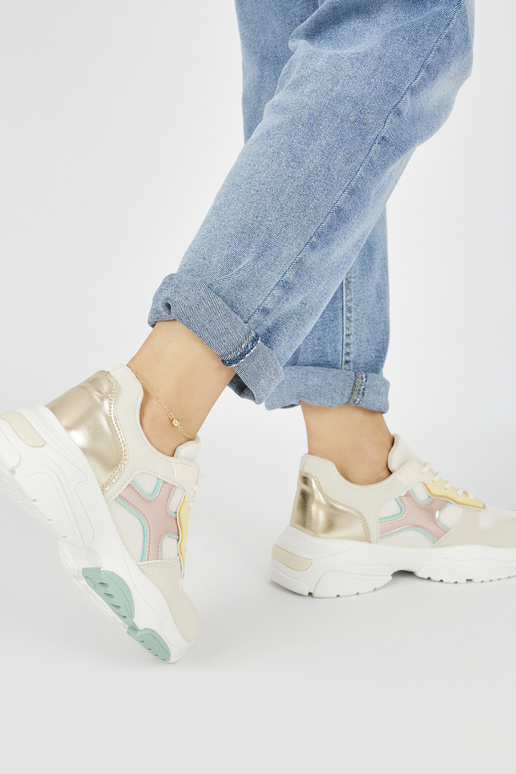 Stilīgasrnas brīvā laika apavi zeltaini Stilīgasrnas brīvā laika apavi zeltaini