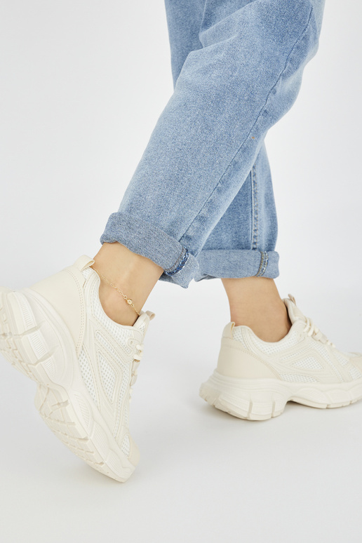 Sneakers modeļa apavi smilšu krāsas...