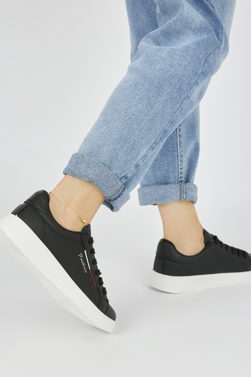 melnas krāsas klasika sieviešu apavi