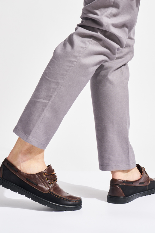 vīriešiem brūnas krāsas kurpes sasiets