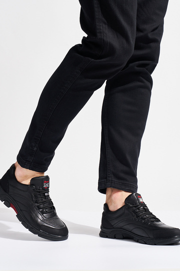 melnas krāsas sporta apavi... 2