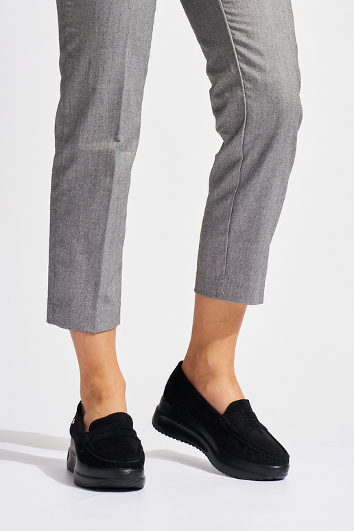 zamšādas Melnas krāsas mokasīni uz...