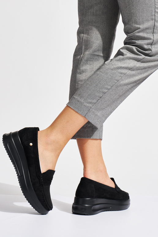 zamšādas Melnas krāsas mokasīni uz...