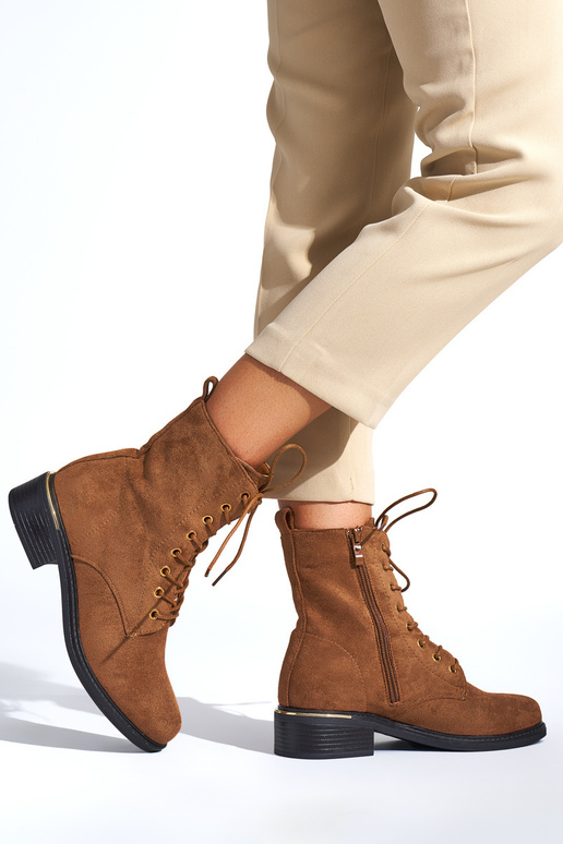 brūnas krāsas sieviešu zābaki...