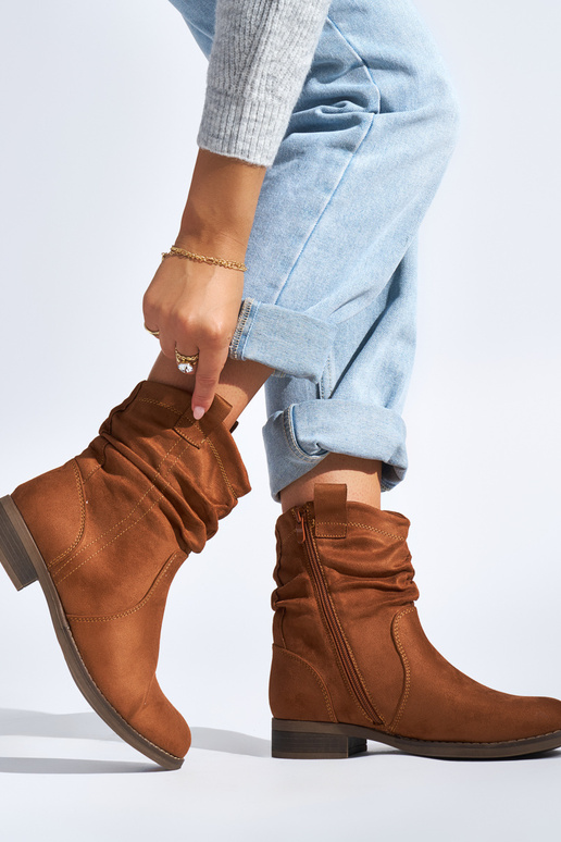 zamšādas brūnas krāsas sieviešu zābaki