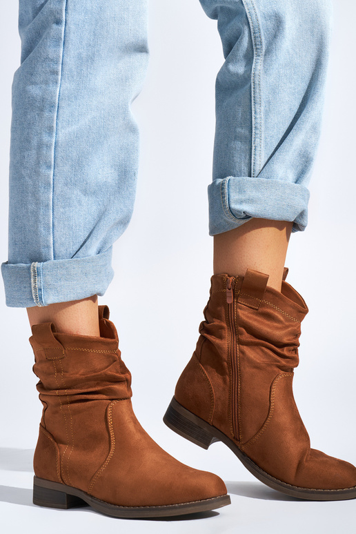 zamšādas brūnas krāsas sieviešu zābaki