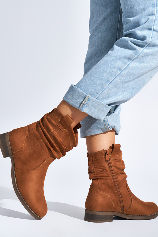 zamšādas brūnas krāsas sieviešu zābaki