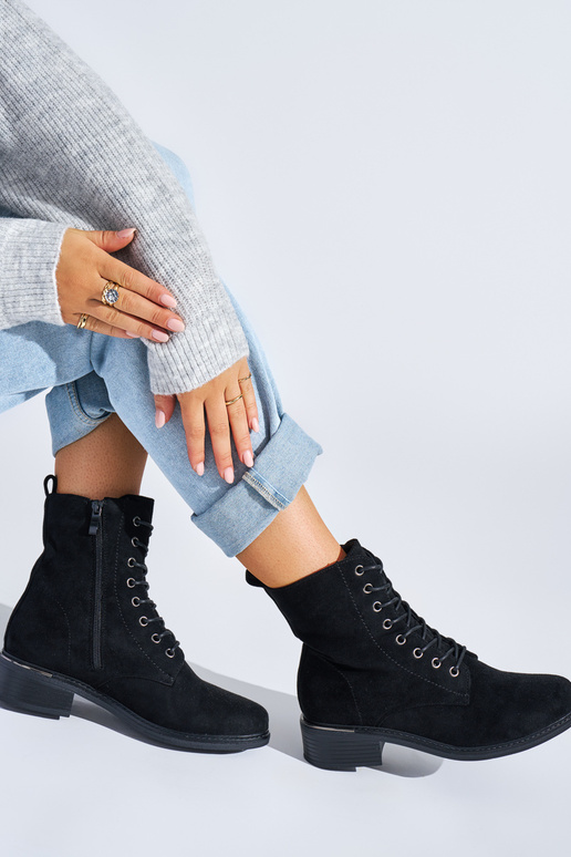 melnas krāsas sieviešu zābaki...