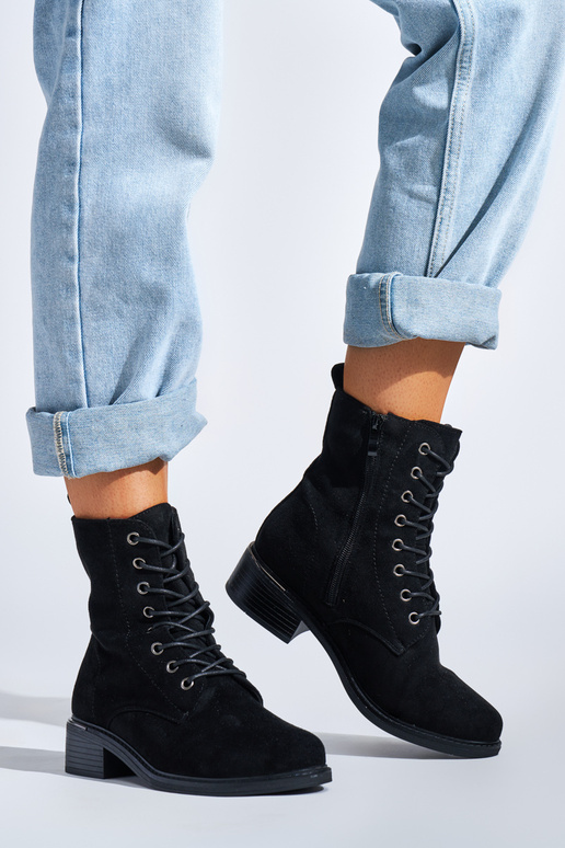 melnas krāsas sieviešu zābaki...