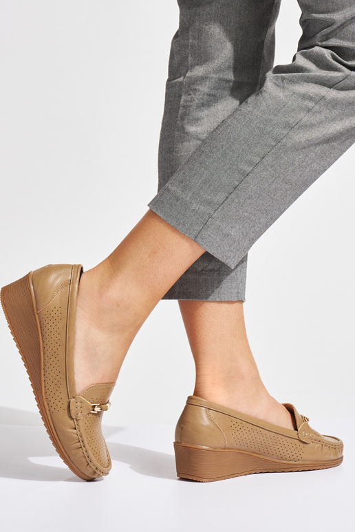 brūnas krāsas ažūra mokasīni na zemsj...