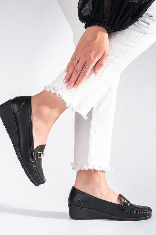 melnas krāsas Sieviešu mokasīni ar...