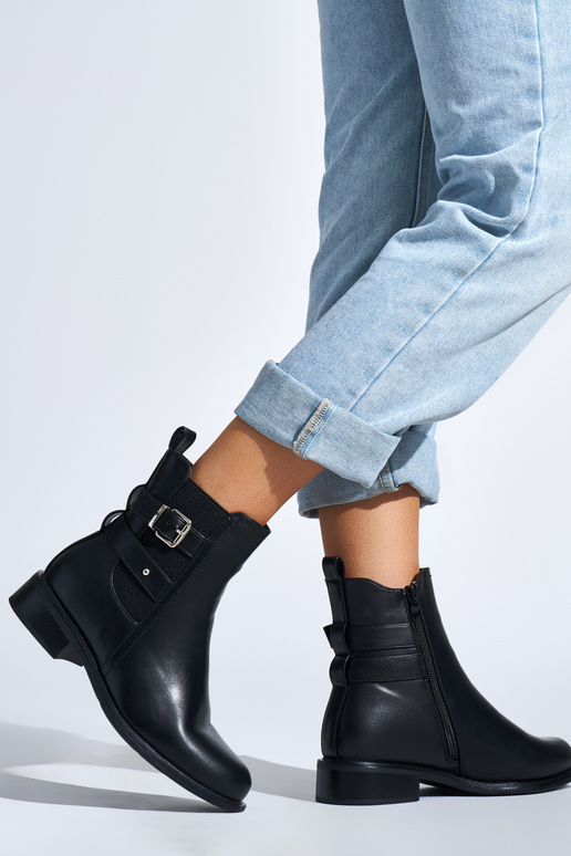 melnas krāsas sieviešu zābaki