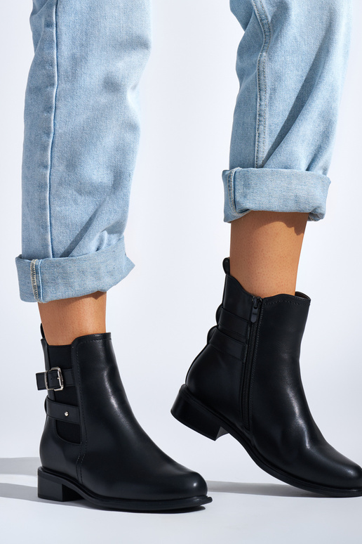 melnas krāsas sieviešu zābaki