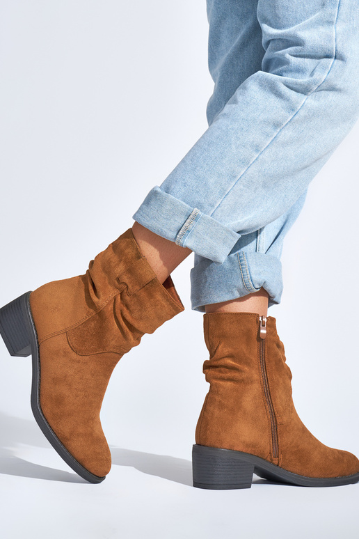 brūnas krāsas sieviešu zābaki