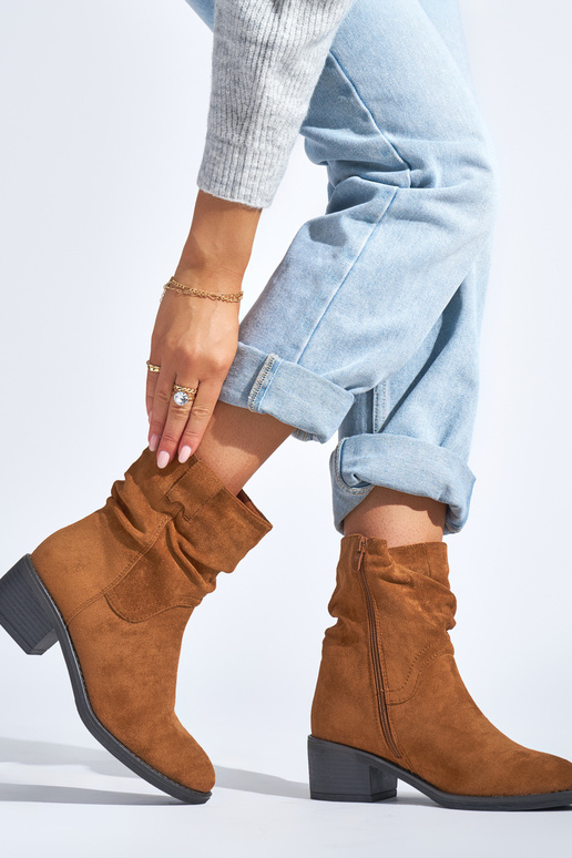 brūnas krāsas sieviešu zābaki