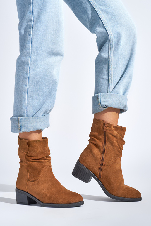 brūnas krāsas sieviešu zābaki