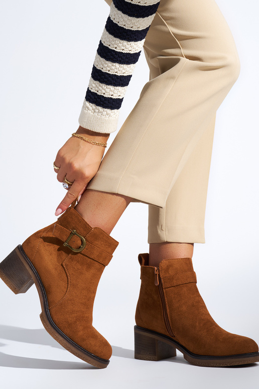 brūnas krāsas sieviešu zābaki