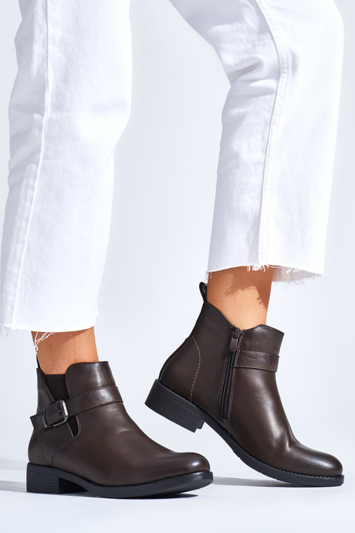 brūnas krāsas sieviešu zābaki plakans