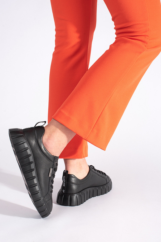 melnas krāsas āda pólApavi ar platformu