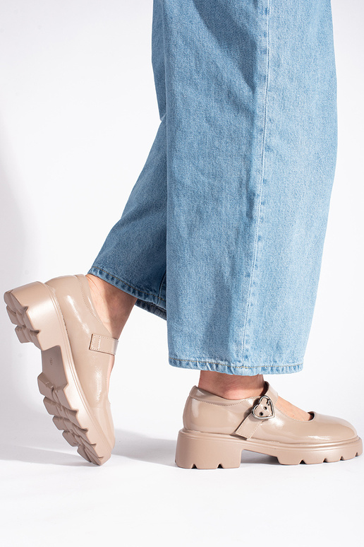 Laque smilšu krāsas mokasīni uz...