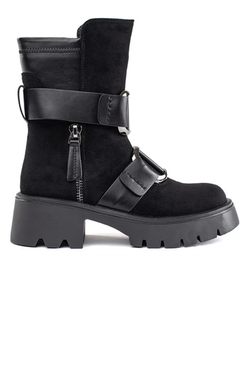 melnas krāsas zamšādas...