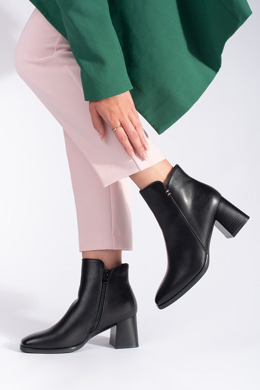 melnas krāsas sieviešu zābaki uz...